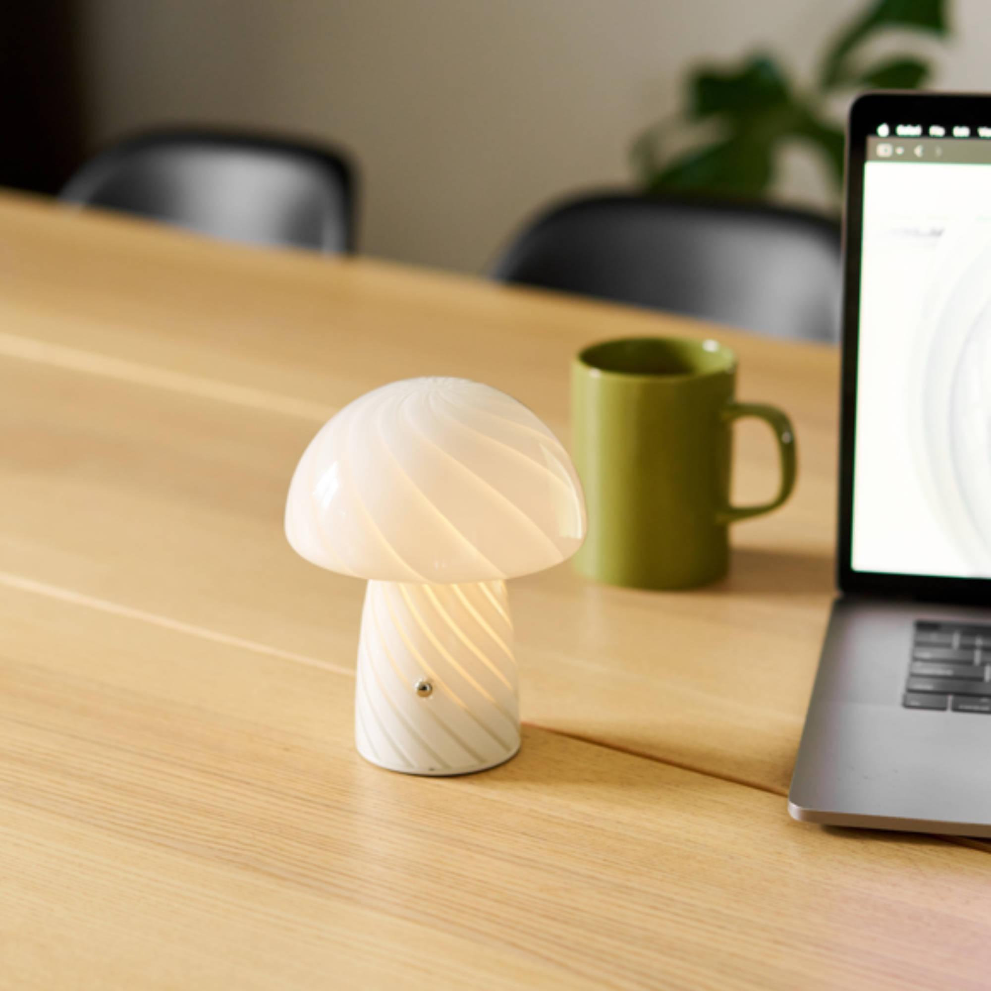 Humber - Wholesale Accent/Desk Lamp - Wireless Mini Glass Mushroom Lamp, Dimmable Rechargeable3