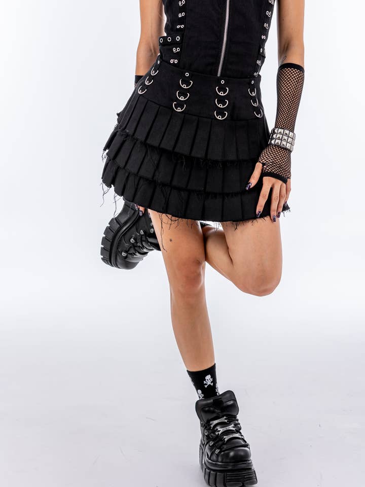 Minigonna a pieghe punkish per la vendita all'ingrosso da parte di Alice’s Lips