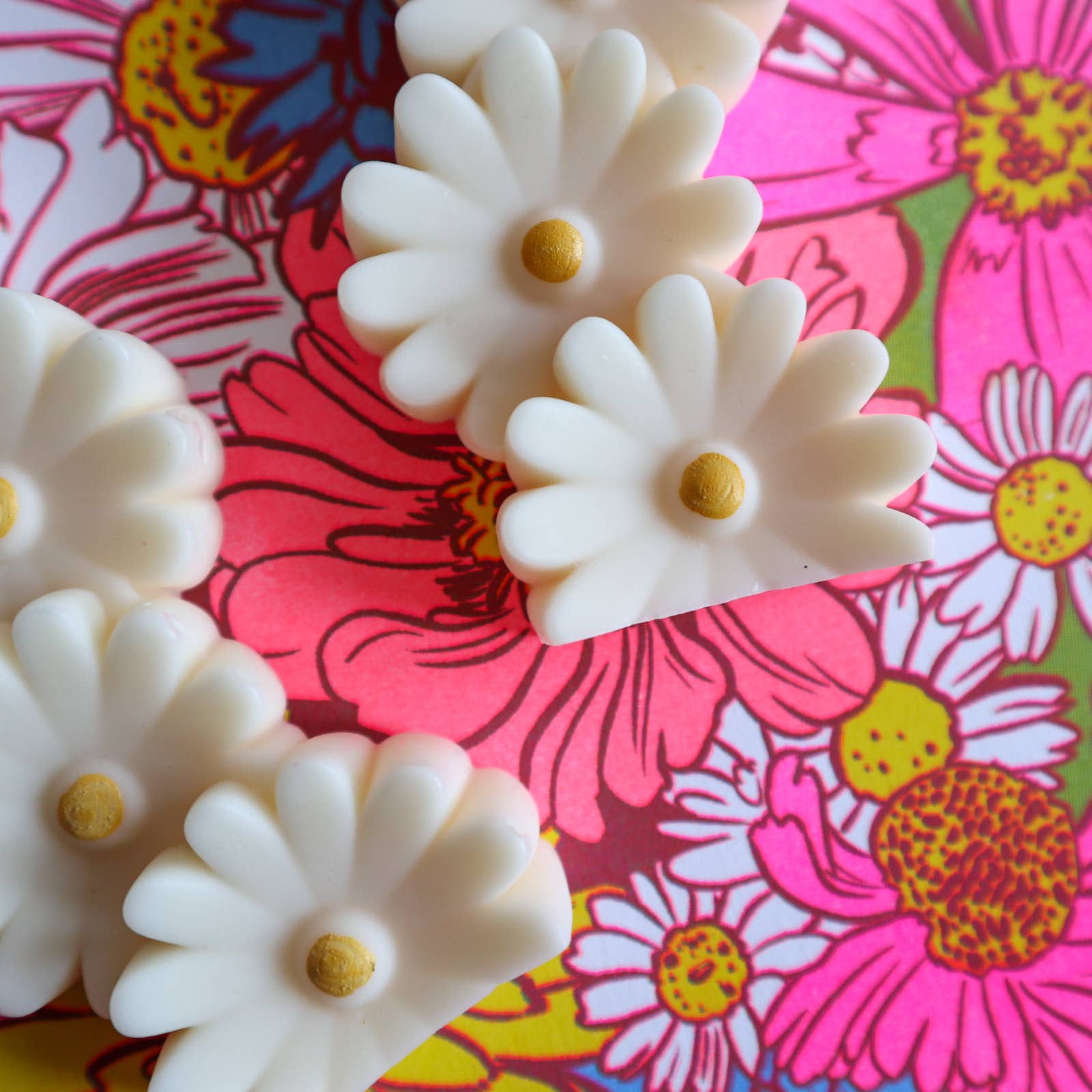 Drop Dead Candles - Wholesale Novelty Candle - Daisy Flower Pillar Candle13