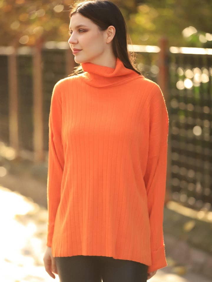 STRIKKET SWEATER MED HØJ HALS for engroshandel hos Cloth Cube