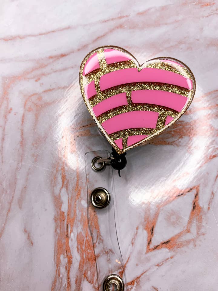 Bobine d'insigne à paillettes Coeur Concha pour la vente par Mermaid Magic Cove