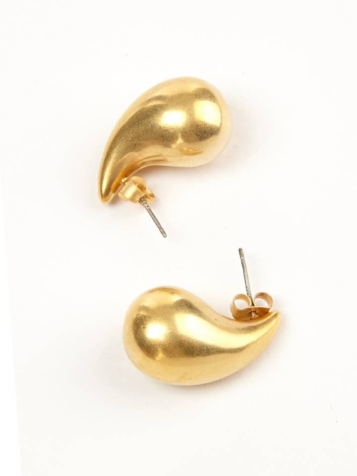 Gleam Teardrop Studs boucles d'oreilles Clou en argent pour la vente par Le Zohar
