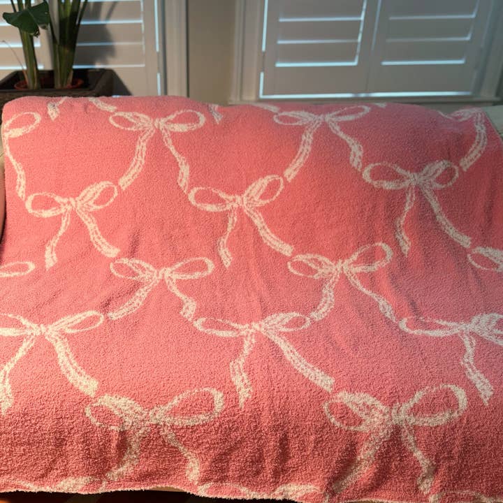 Ellison+Young - Wholesale Throw Blanket - Bow Scalloped Coziest Blanket