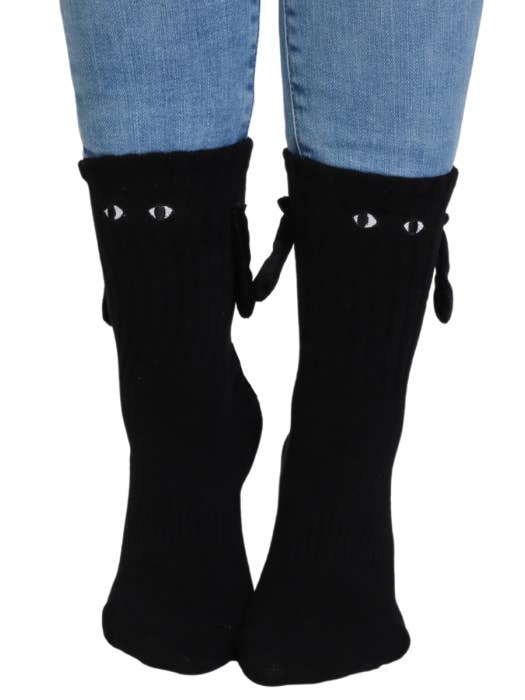 MAGNET sorte sokker med magnetiske hænder for engroshandel hos Sokisahtel I BestSockDrawer