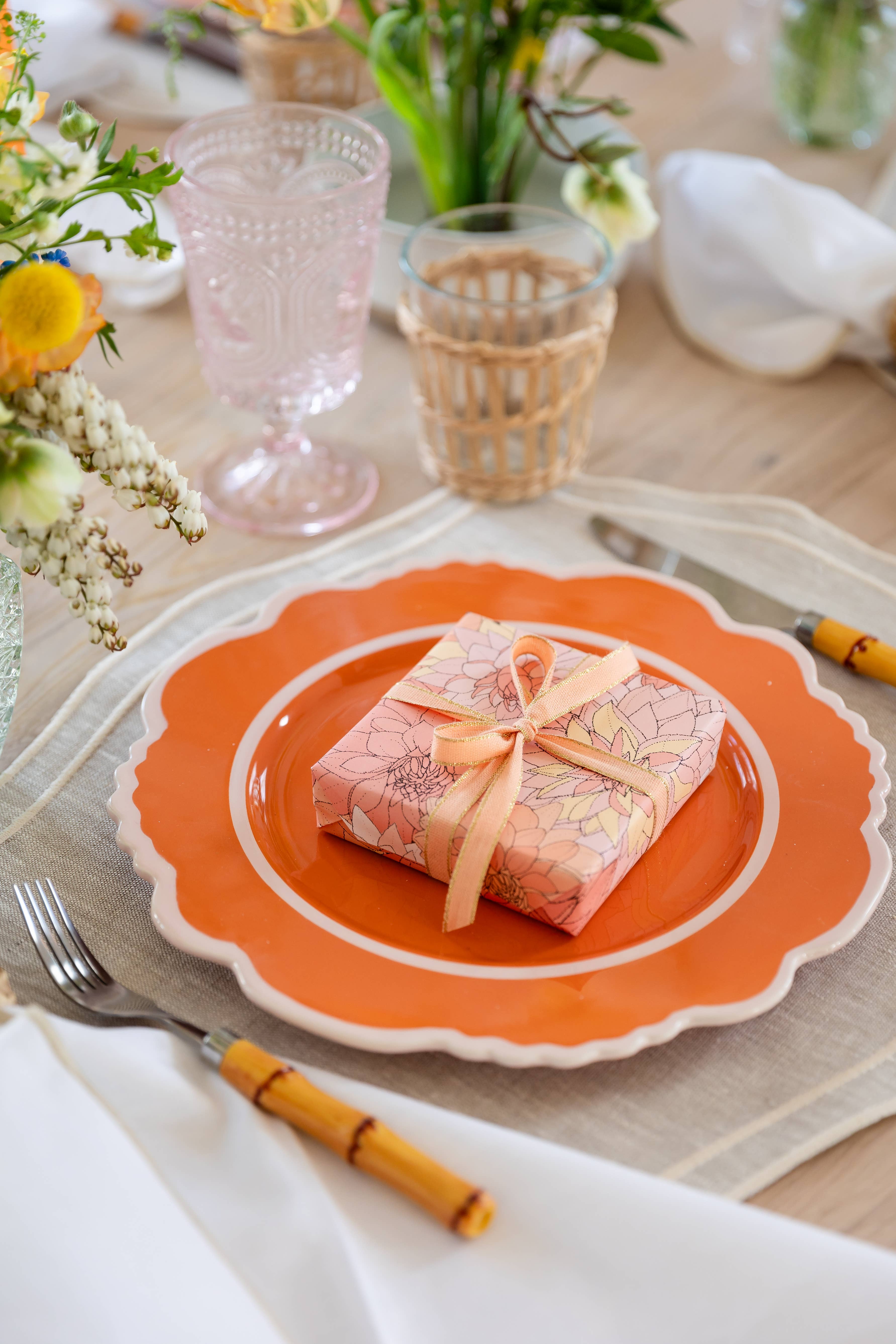 Ballard & Prescott - Wholesale Flat Wrap - Dahlias in Pink Wrapping Paper6