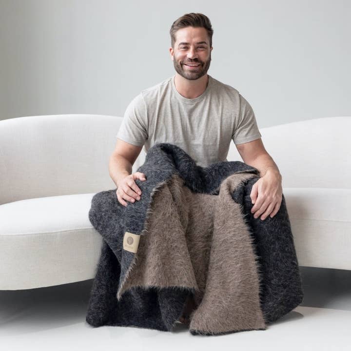 BIG LOViE - Wholesale Throw Blanket - Suri Collection20