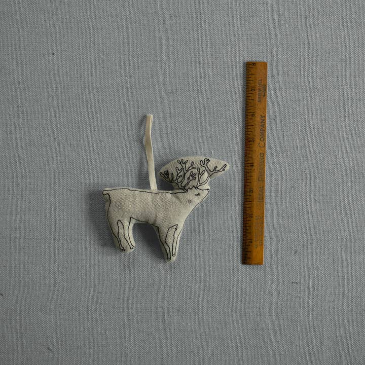 Skippy Cotton - Venta al por mayor Adornos - Adorno bordado de ciervo del bosque, relleno de lavanda