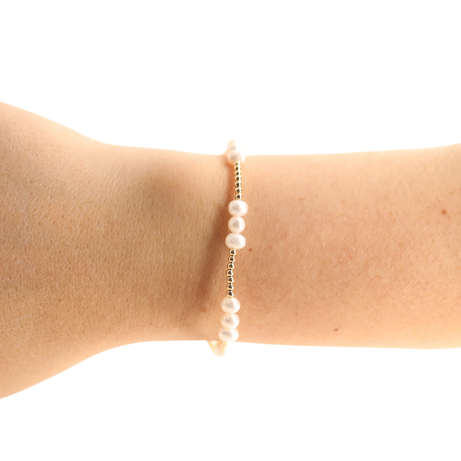 Beaded Blondes – Engroshandel Perlearmbånd – ILY Coastal Pearl armbånd i guld1
