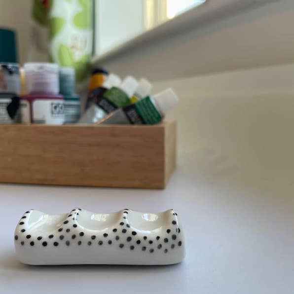 Muddy Ceramic Limited – Engroshandel Maling/vokspensel – Miniature penselholder, keramisk penselholder, penselstøtte, penselholder, penselholder, hvid børstestøtte, gave til kunstnere1