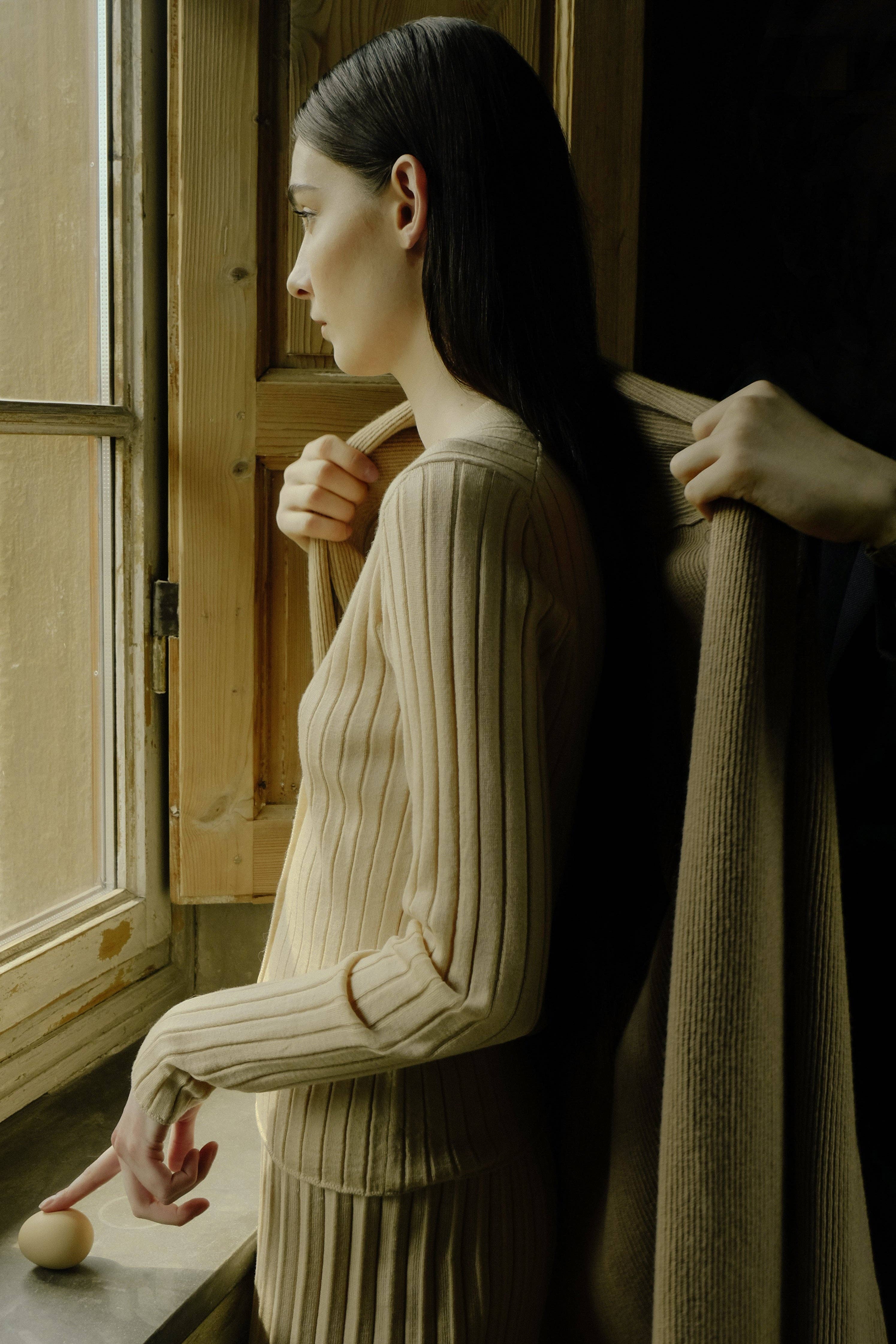 Lèmme - Wholesale Cardigan - Women's - Extra Fine Merino Wool V Neck Cardigan1