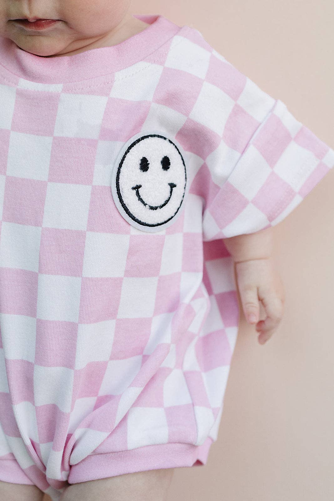 Lucky Panda Kids - Wholesale Bodysuit (Non-Footed) - Baby - Short Sleeve Bubble Romper | Checkered Smiley Pink2