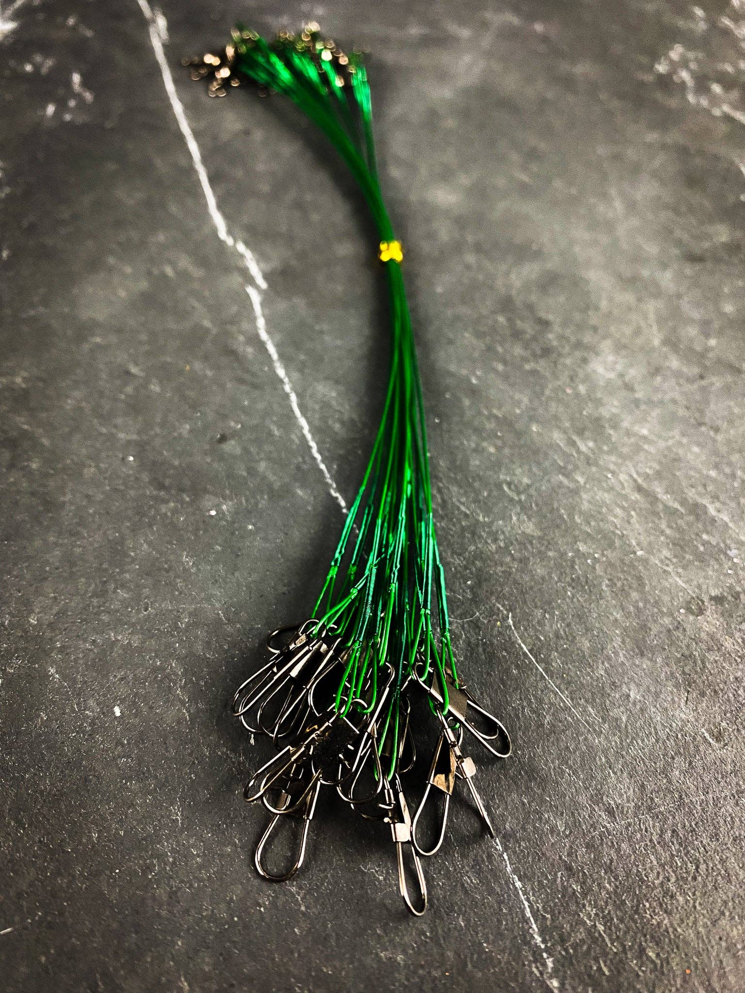 Outdoor Junction - Wholesale Sporting Accessories - (20) Green Steel Wire 30lb Swivel Fishing Leaders1