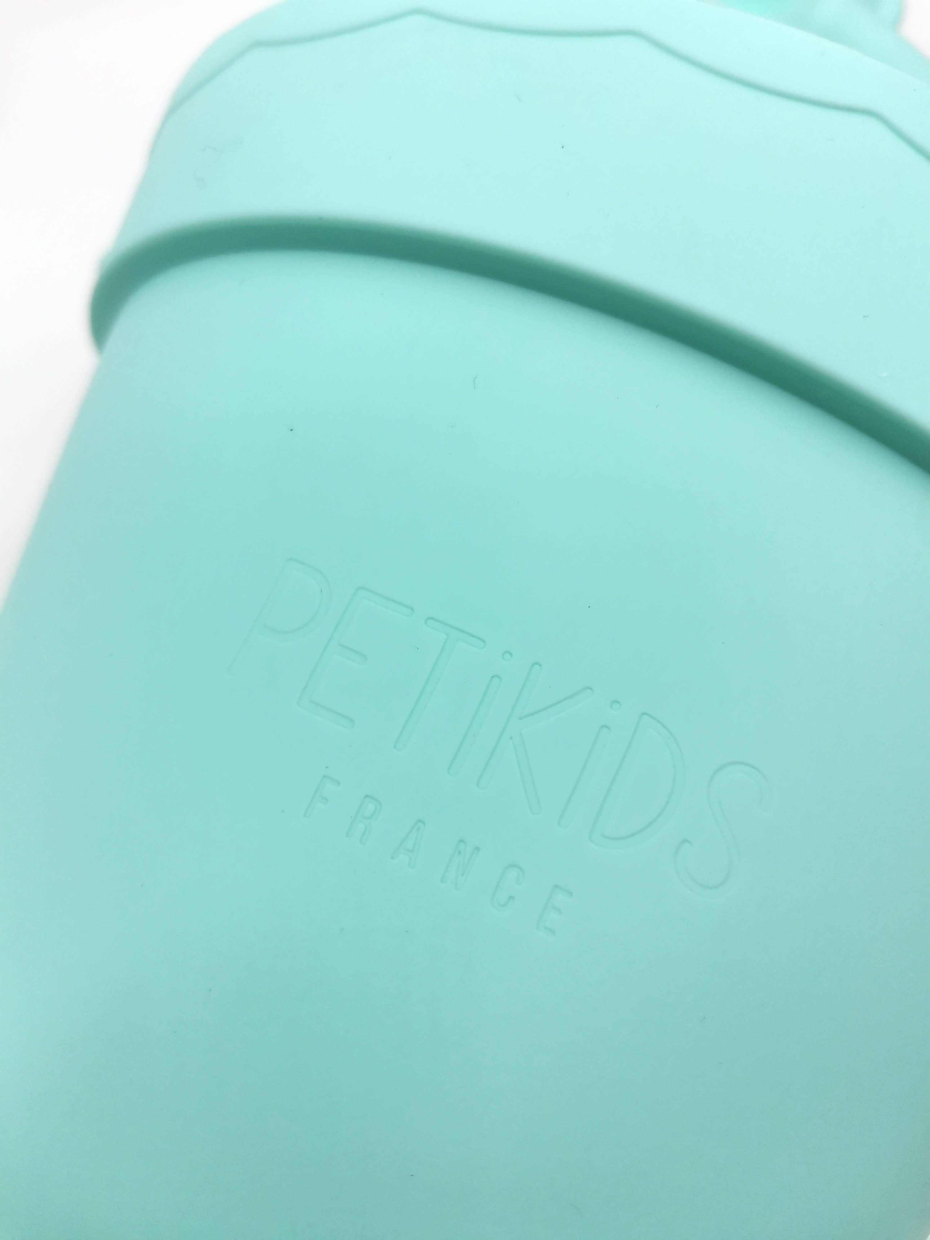 PETIKIDS - Wholesale Beach/Pool Toy - Kids & Baby - Silicone beach toys (bucket, shovel, and 4 accessories)1