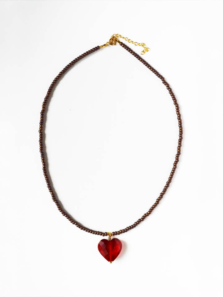 Collier Cœur en Cacao pour la vente par Gem & Blue