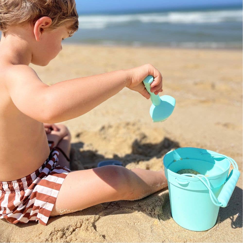 PETIKIDS - Wholesale Beach/Pool Toy - Kids & Baby - Silicone beach toys (bucket, shovel, and 4 accessories)2
