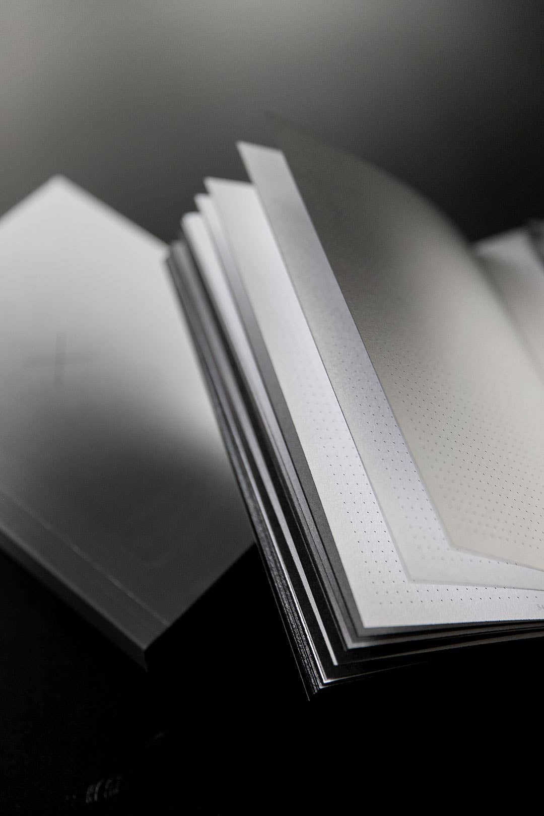 Aura notebook - Wholesale Notebook - Aura notebook A5 | MONOCHROME SLIM1