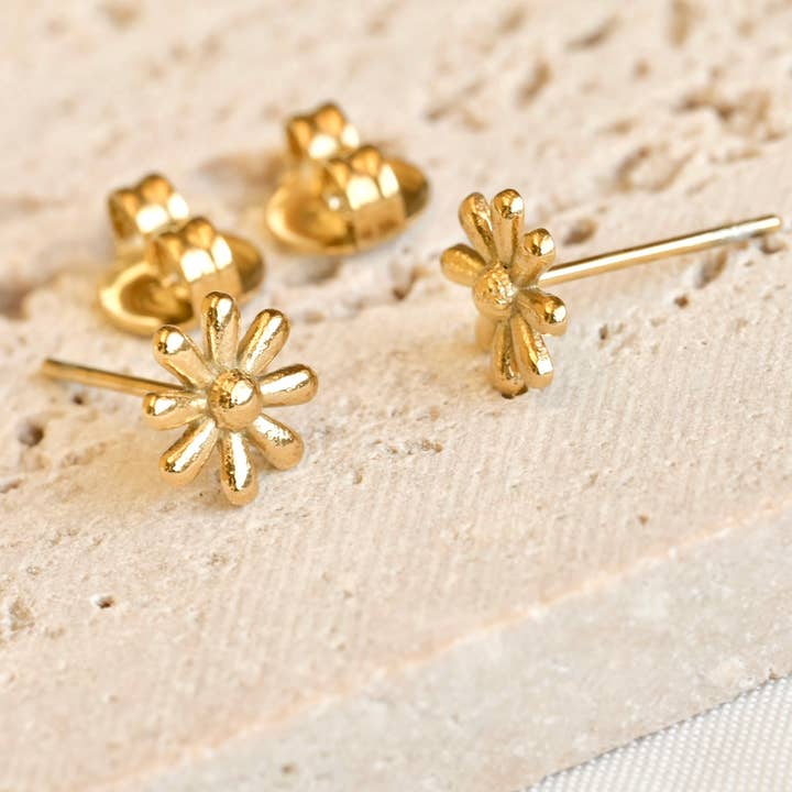 Blueyejewelry – Engroshandel Ørestikkere – Tiny Flower Studs - Pletfri 18k guld blomsterøreringe3