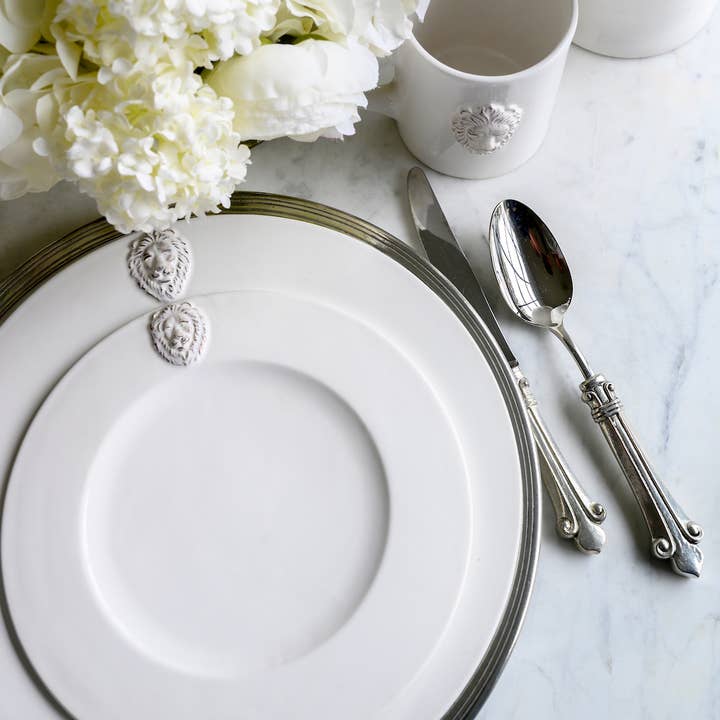 Arte Italica & Crown Linen Designs - Wholesale Dinner Plate - Renaissance Leone Dinner Plate1