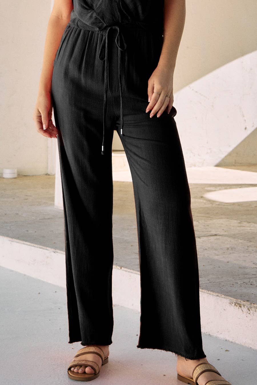 Oddi – Blusa - Mulher por atacado – Top Muscle com detalhe de borda desfiada em linho2