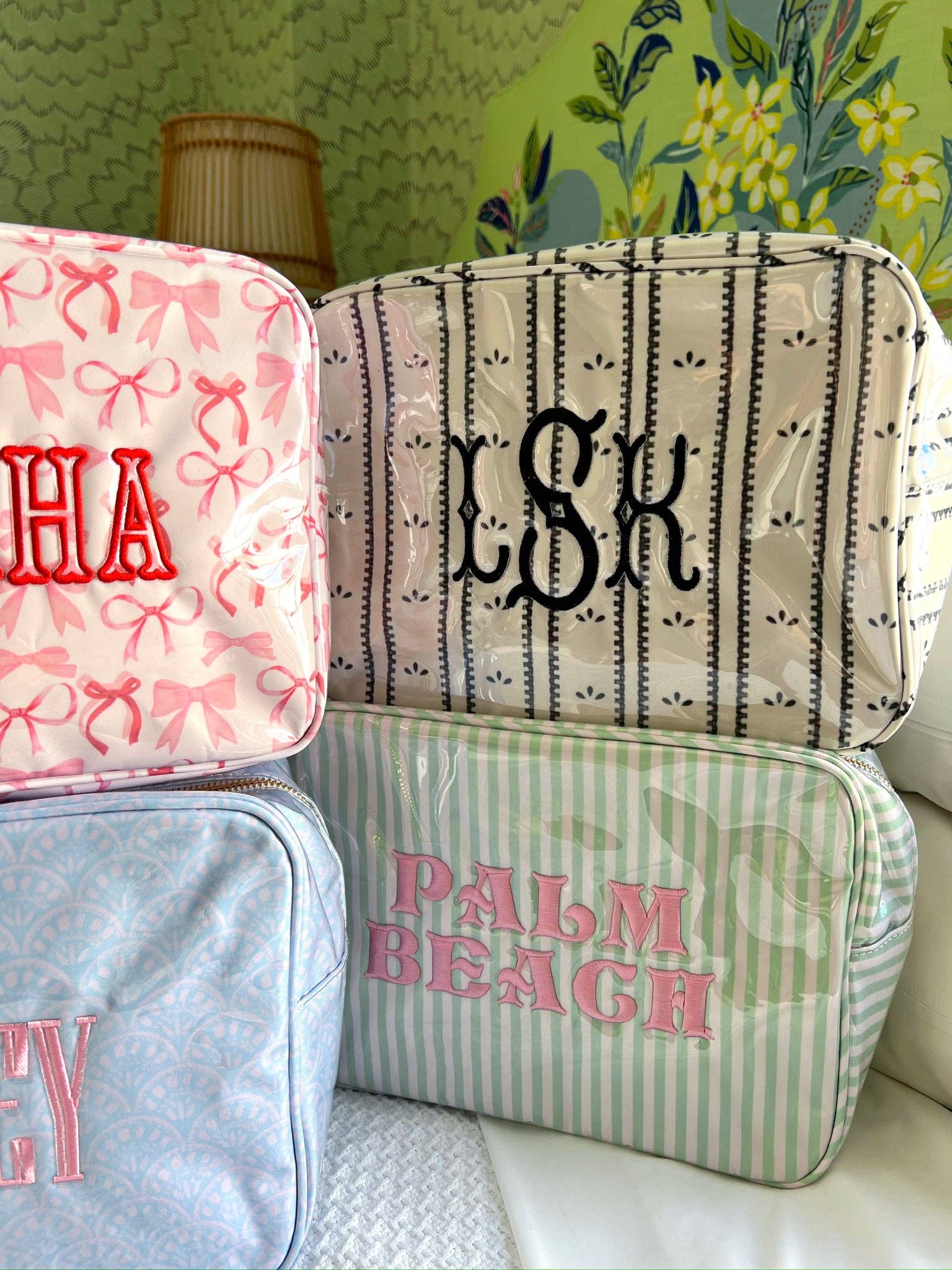 KENZKUSTOMZ - Vente Trousses de maquillage/cosmétique - Trousse de Toilette Clear Coat XL13