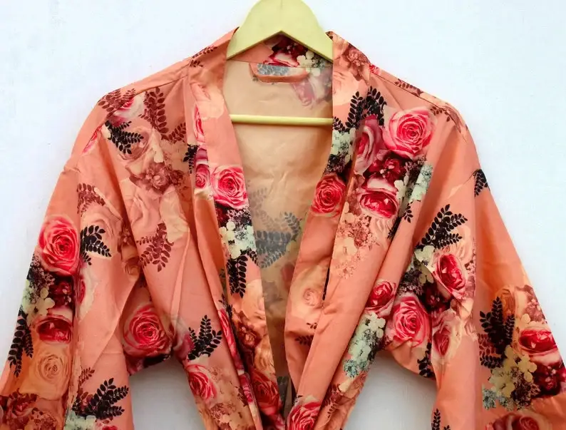 GYPSY STUDIO – Großhandel Bademantel – Damen – Indischer Kimono-Bademantel aus Crêpe-Seide für Abend- und Strandmode7