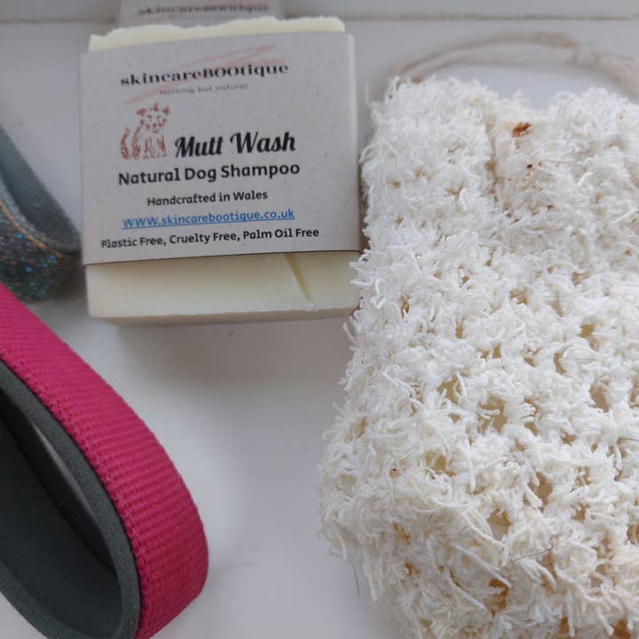 SkincareBOOtique – wholesale Pet shampoo – Dog – Dog Shampoo natural with tea tree helps prevent fleas2