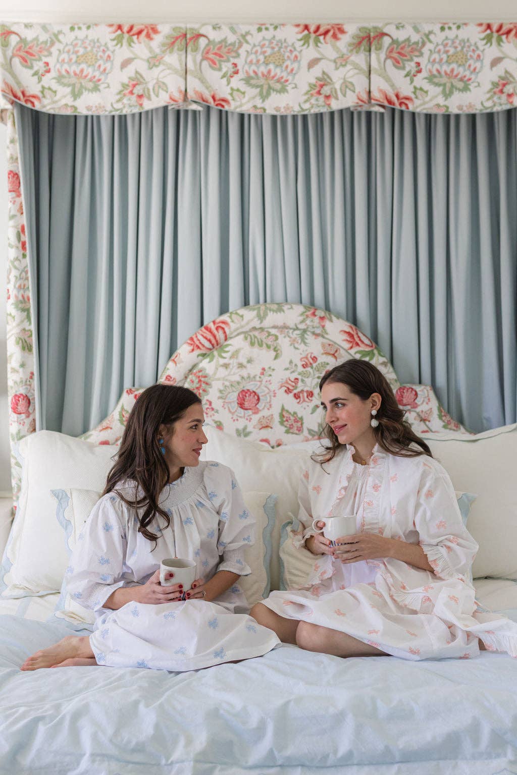 Lenora – Großhandel Bademantel – Damen – NANCY BAUMWOLL-RÜSCHEN-STICKEREI-MANTEL13