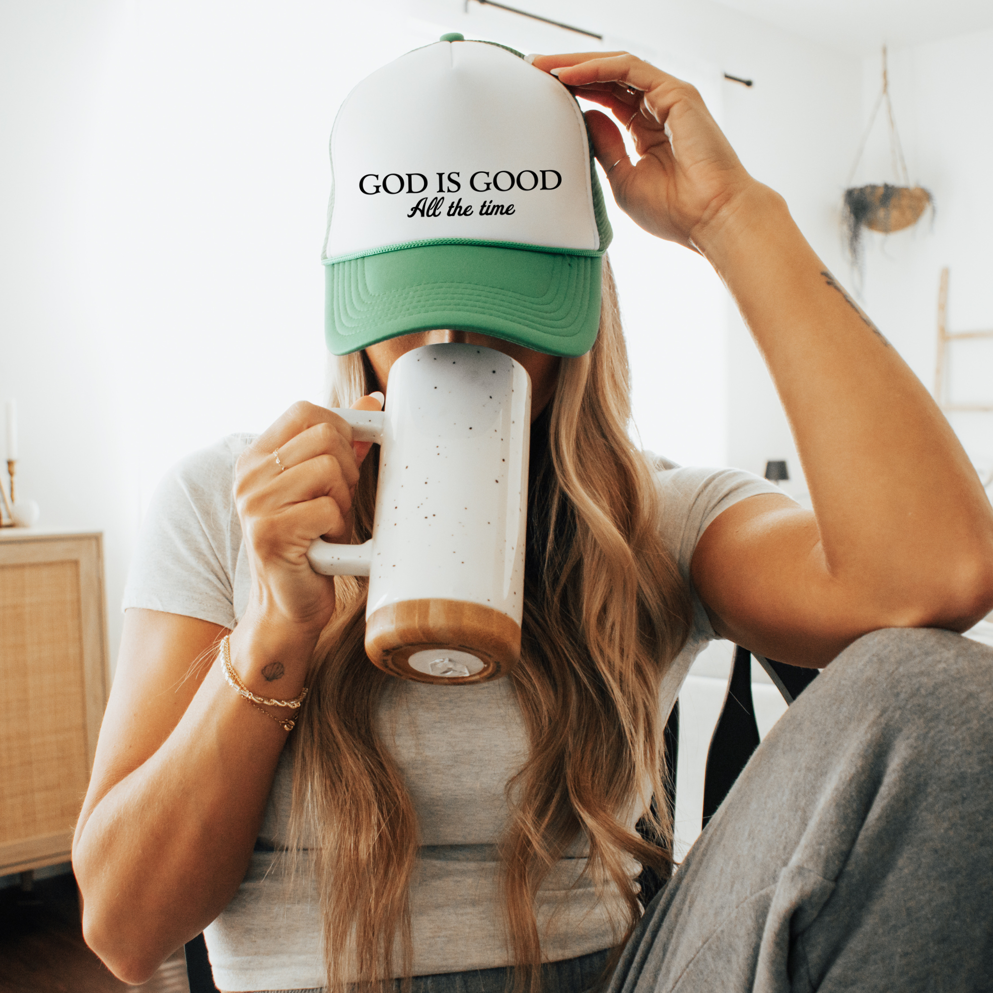 The Boho Haus - Wholesale Truckerpet - Dames - God Is Altijd Goed Pet – Geloofsgebaseerde Trucker Cap0