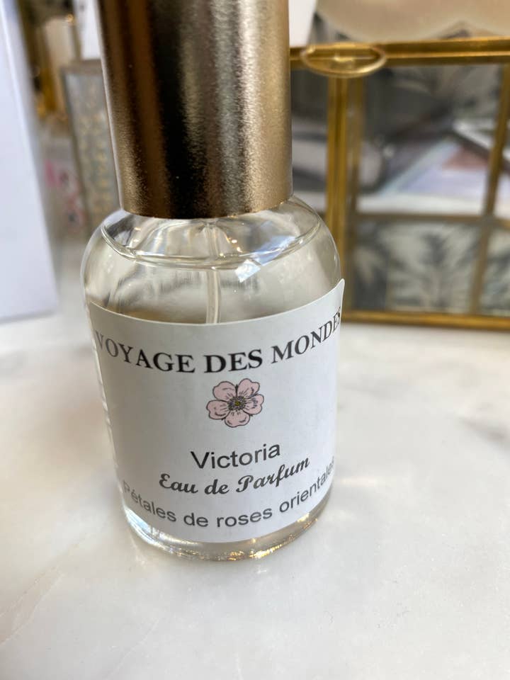 Victoria Eau de Parfum for wholesale by Voyage des mondes