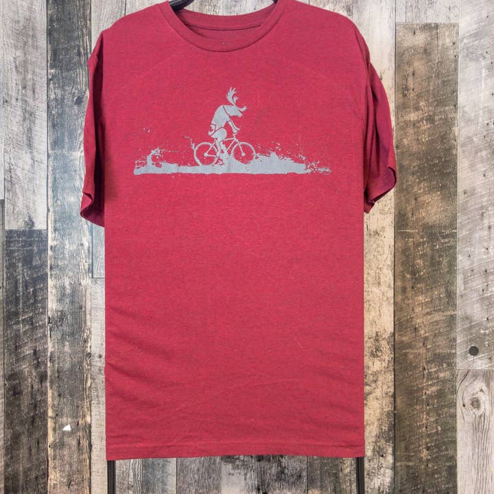 Mountain Bike Moose - Grijze afbeelding op Heather Cardinal-T-shirt voor wholesale door Dutch Bike Printing Co.