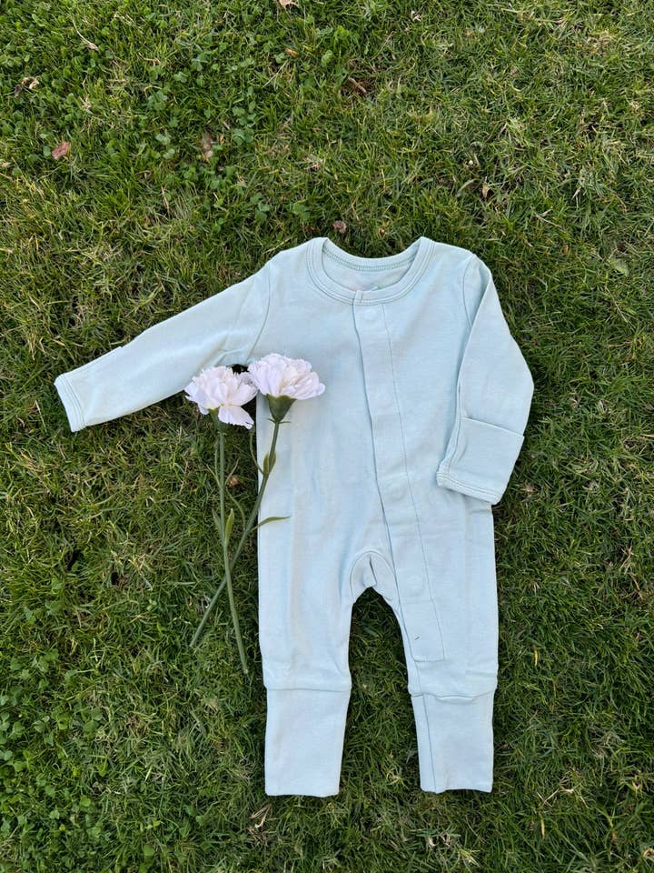 Uncommon Lane - Wholesale Onesie - Kids - Sage Finds Grow With Me Magnetic Onesie