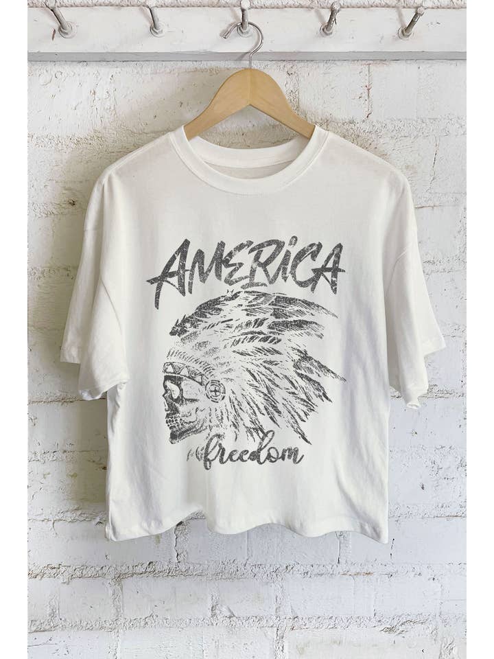 Rustee Clothing – Großhandel T-Shirt mit Siebdruck – Damen – AMERIKA FREIHEIT SCHÄDEL GRAFIK LANGES CROP-TOP3
