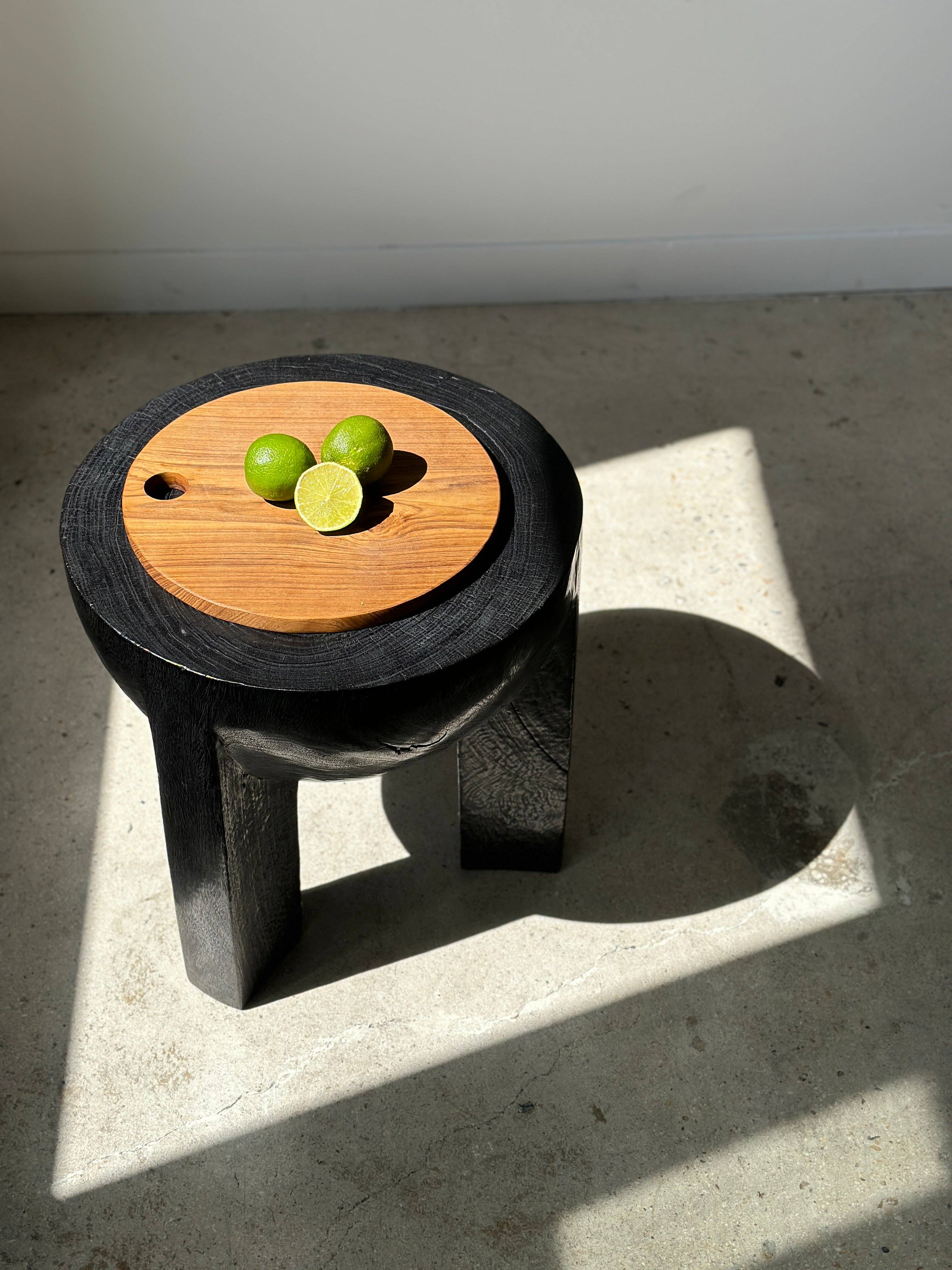 Office Objets – wholesale Skärbräda – Rund skärbräda i urholkad teak D:3086