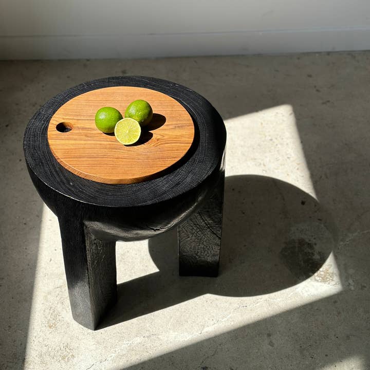 Office Objets - Wholesale Cutting Board - Monoxyle circular teak cutting board with perforations D:3086