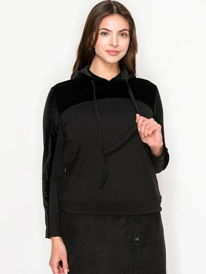 Sort hættetrøje med bløde velourdetaljer for engroshandel hos Yal New York