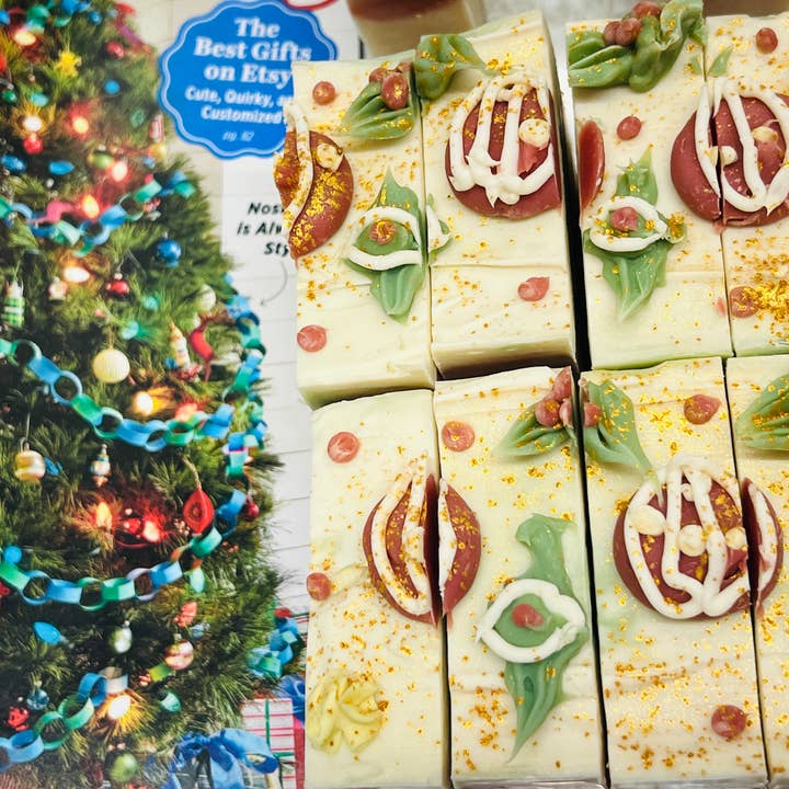 Artisan Soap Bar – Christmas Spirit Wreath Apple Oak for wholesale by MeiJi & co.