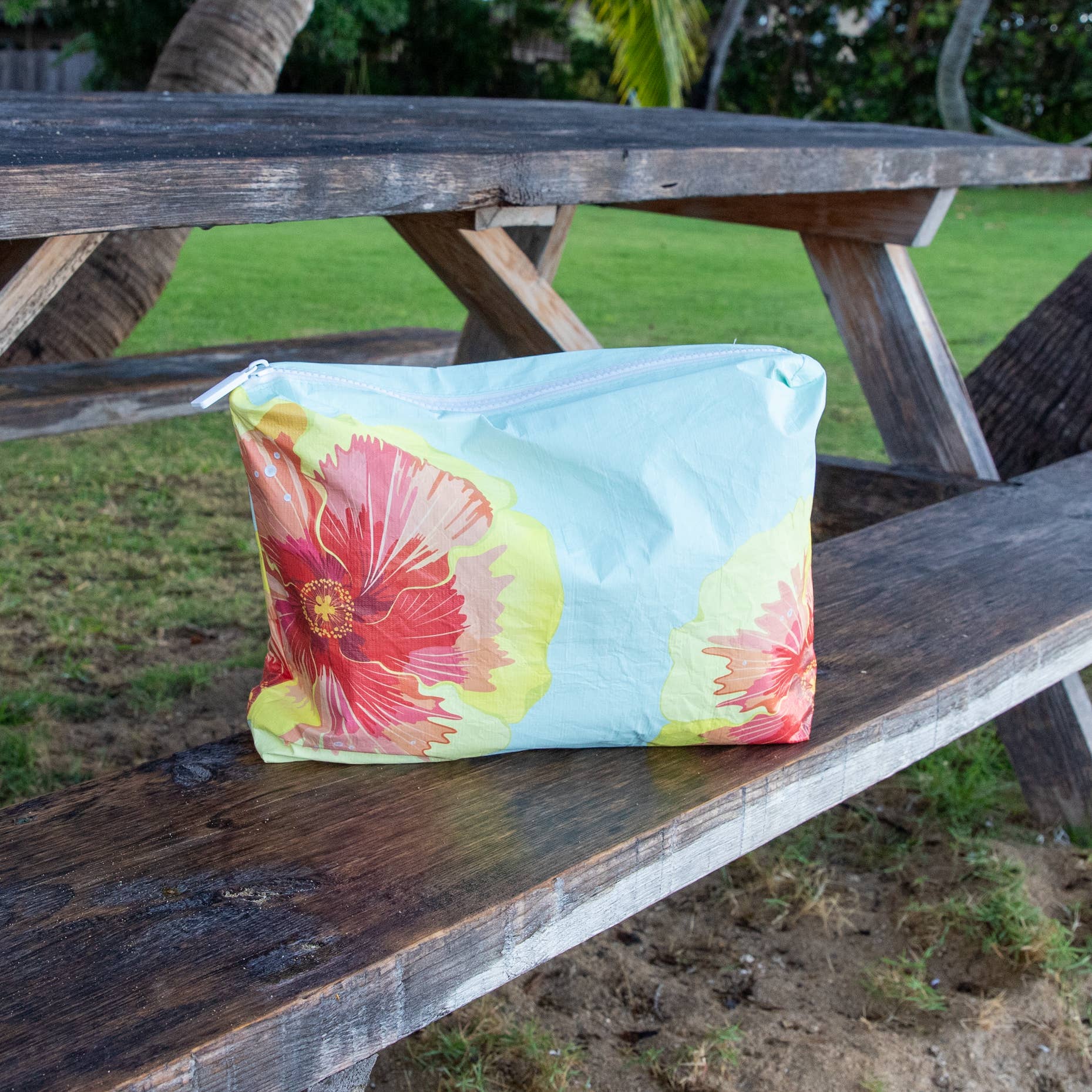 Misha Hawaii Home - Wholesale Handtasje - Dames - 'Olena Hibiscus Etui