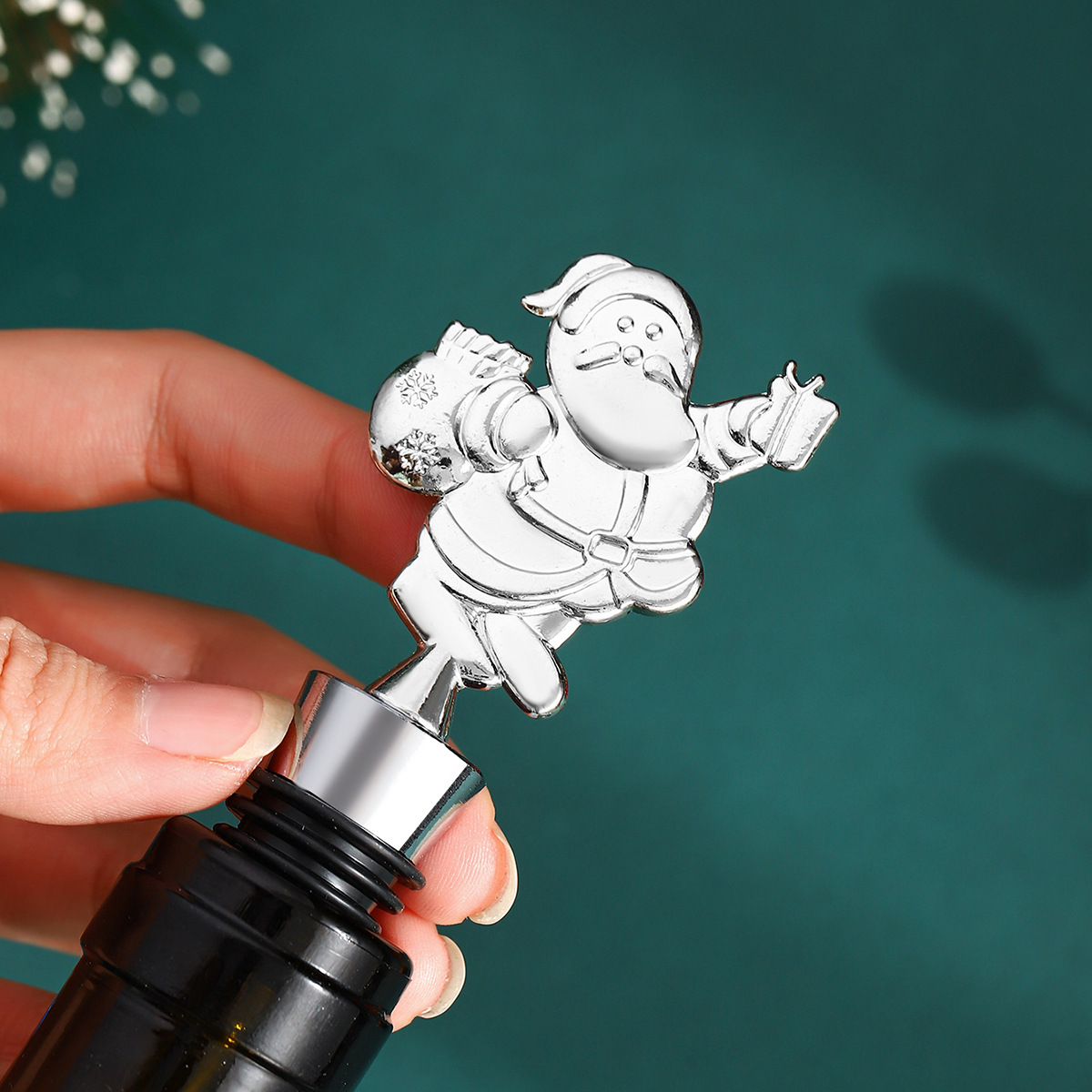 Sostraw & SmartThings - Wholesale Wine Stopper - Christmas Bottle Stopper - Star, Santa, Car - Gold or Silver4