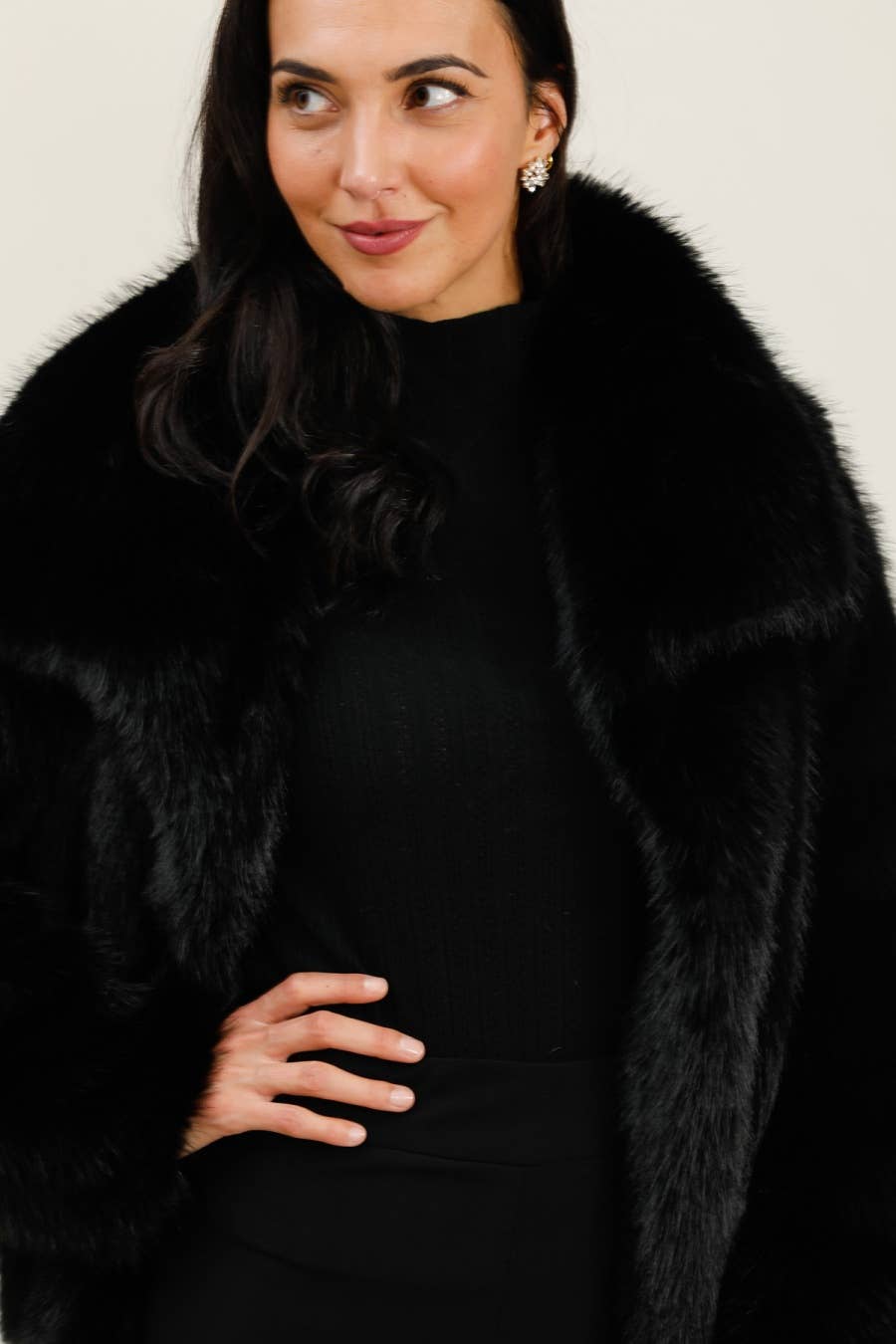 DIX-ONZE - Wholesale Fur/Faux Fur Coat - Women's - Short Faux Fur Jacket – Elegance & Softness14