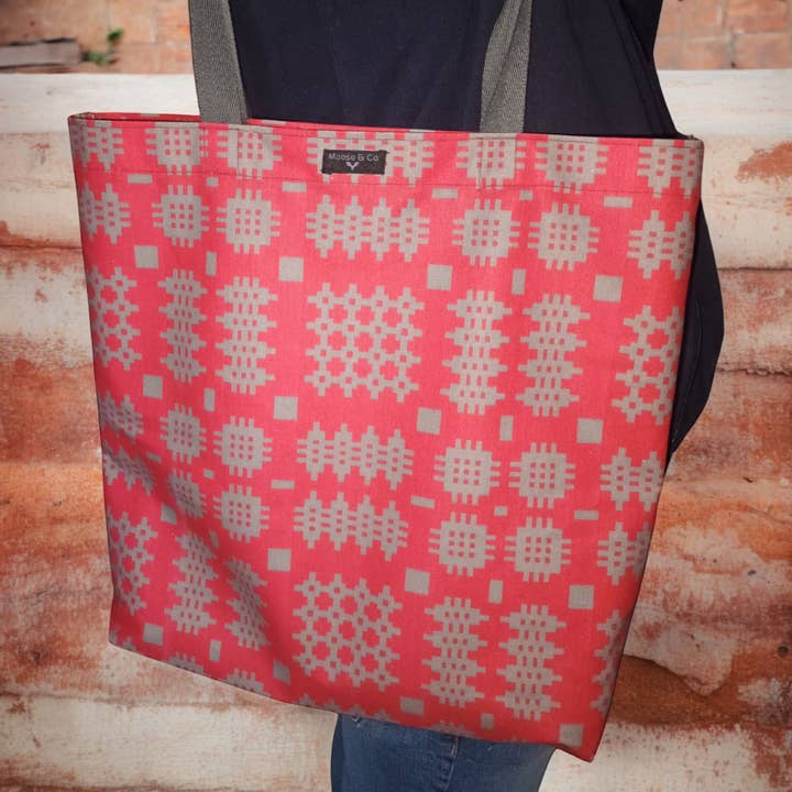 Moose & Co - Wholesale Tote Bag - Women's - Red Welsh tapestry blanket design Tote Bag