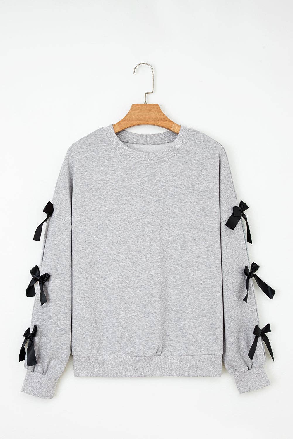 Gris clair Sweat-shirt à manches tombantes avec applique nœud et col rond en vente sur Faire0