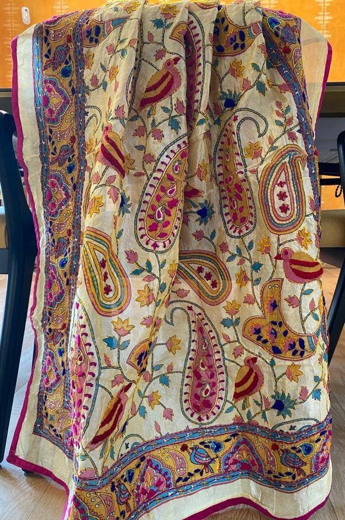 AmicaStyleStudio - Wholesale Scarf - Women's - Elegant Indian handmade hand Embroidered easy wear kantha1