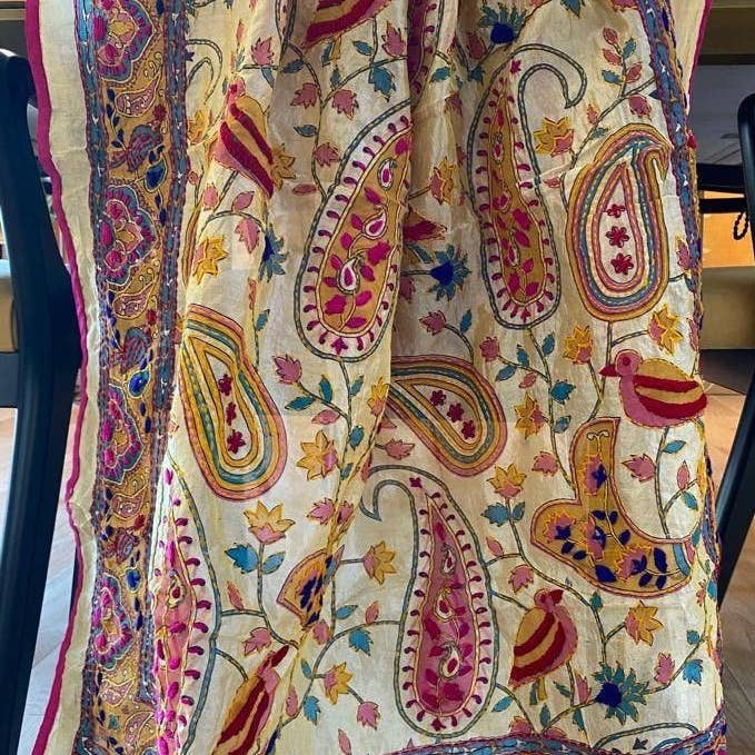 AmicaStyleStudio - Wholesale Scarf - Women's - Elegant Indian handmade hand Embroidered easy wear kantha1