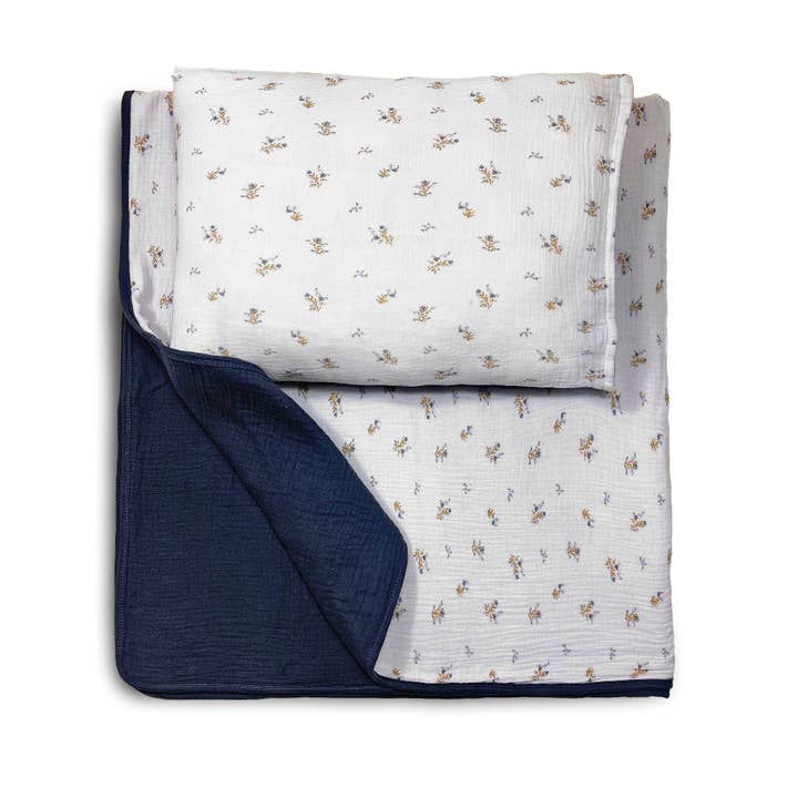 Set di biancheria da letto vintage coperta e cuscino double-face in cotone organico – Ditsy Marker per la vendita all'ingrosso da parte di Cherubin Chic