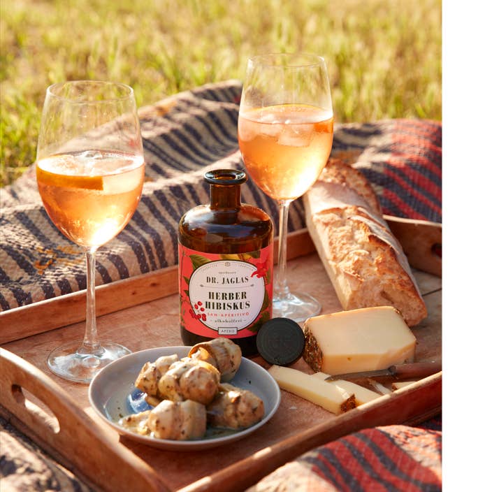 Dr. Jaglas - Wholesale Non-Alcoholic Aperitif/Mocktail - tart hibiscus, alcohol-free, aperitif, + gift box3