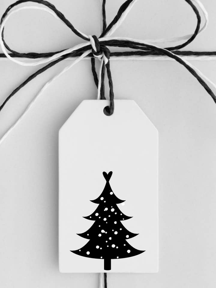 Étiquettes cadeaux Spotty Christmas Tree pour la vente par Pretty Liittle Things