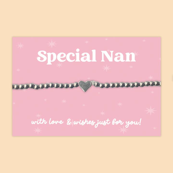 Bracelet élastique à breloques avec perles en forme de cœur - Nan spéciale - J001B pour la vente par WishStrings