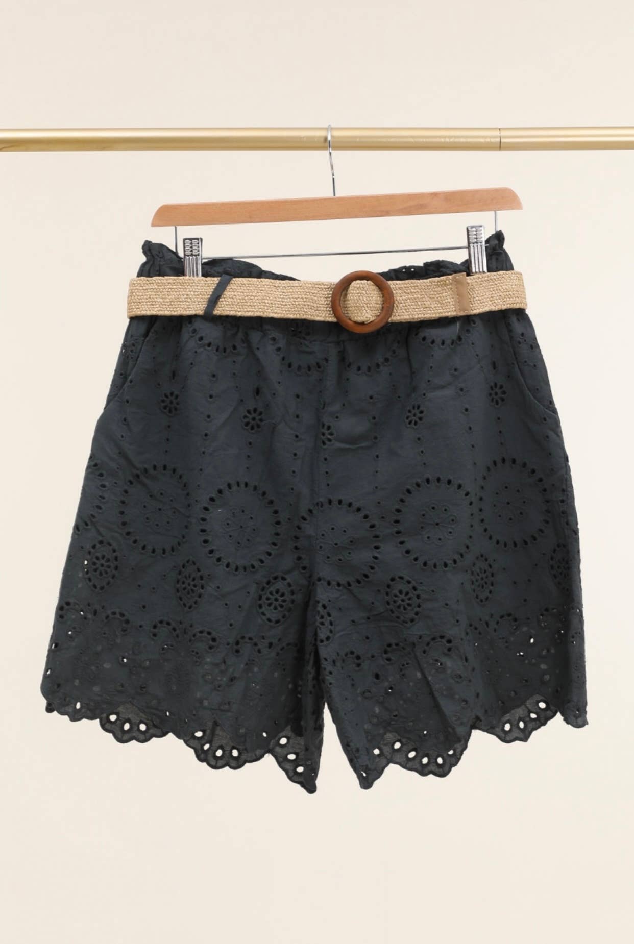 LÉA & LUC - Wholesale Shorts - Women's - Broderie anglaise shorts in 100% cotton REF. 25021
