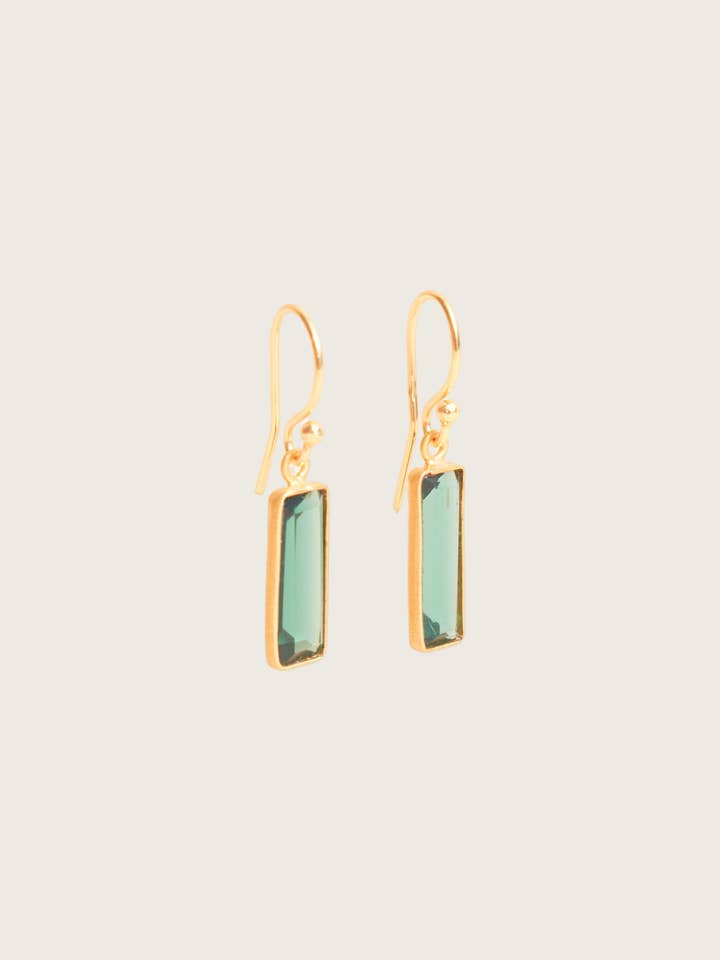 Boucles d'oreilles Muda en tourmaline verte, plaquées en or fin recyclé 18K pour la vente par SHANSHAN