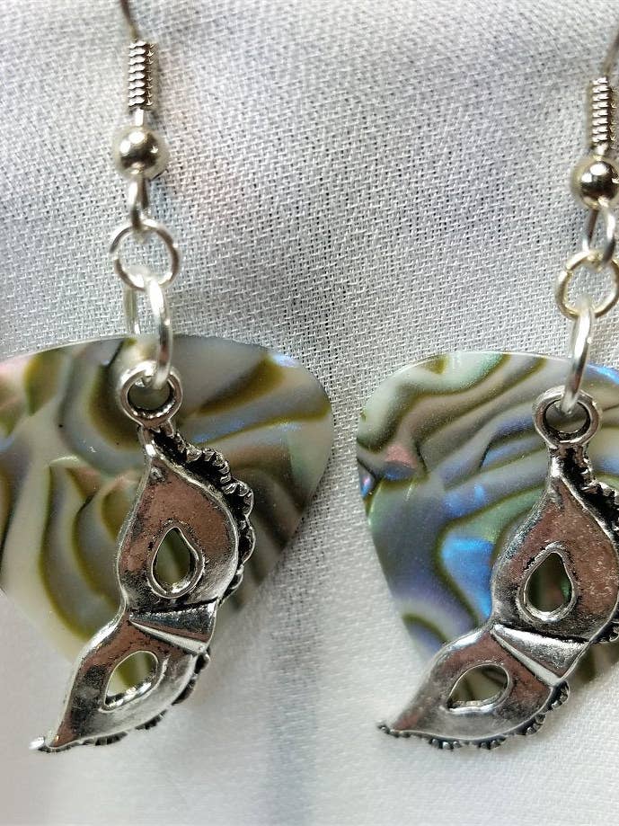 Pendientes con forma de máscara para ojos con forma de púa para venta al por mayor de Simply Raevyn